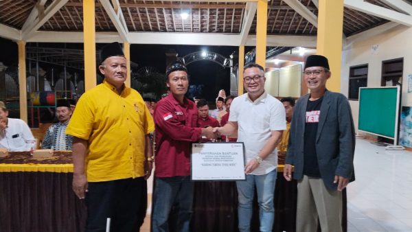 Karang Taruna “Tunas Wira” Desa Kacangan Terima Bantuan CSR